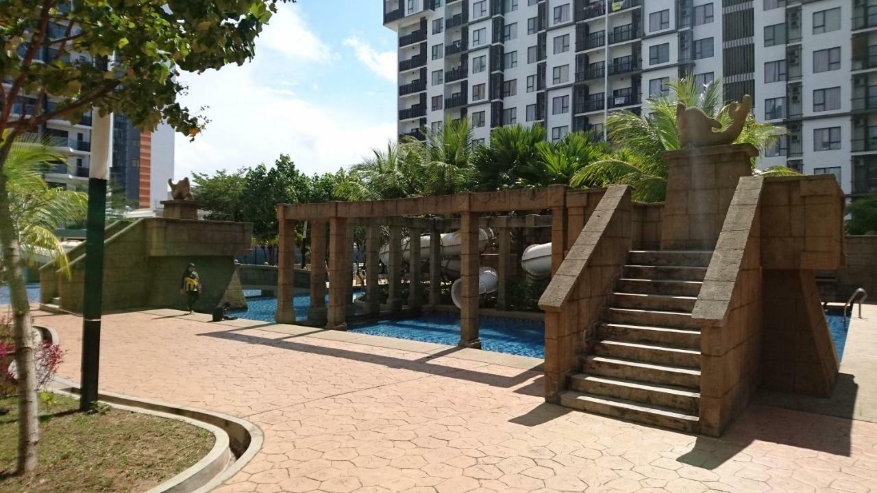 Cozy Swiss Garden Beach Resort Residence Kampung Sungai Karang Ngoại thất bức ảnh
