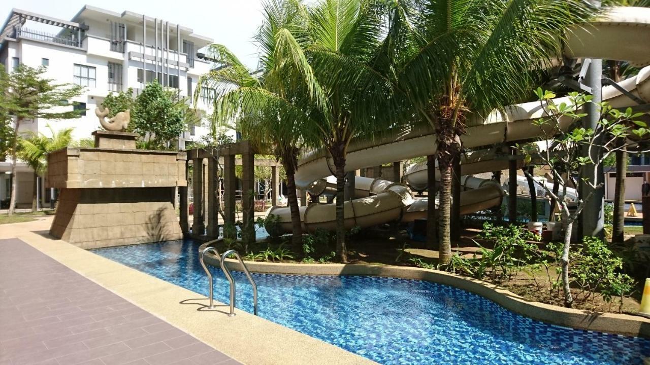 Cozy Swiss Garden Beach Resort Residence Kampung Sungai Karang Ngoại thất bức ảnh