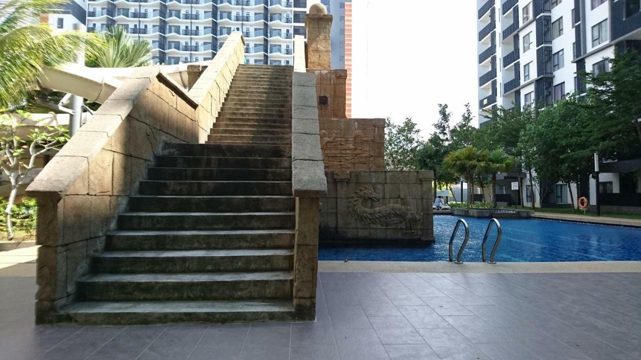 Cozy Swiss Garden Beach Resort Residence Kampung Sungai Karang Ngoại thất bức ảnh