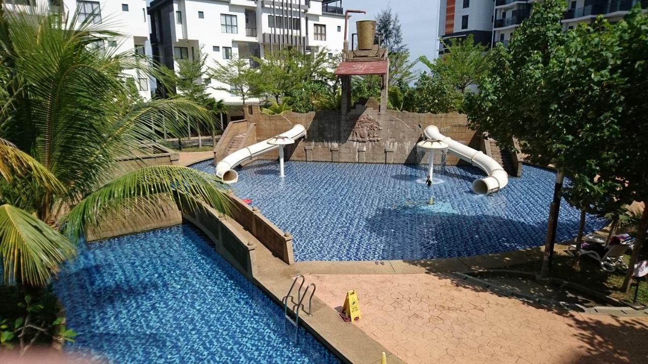 Cozy Swiss Garden Beach Resort Residence Kampung Sungai Karang Ngoại thất bức ảnh